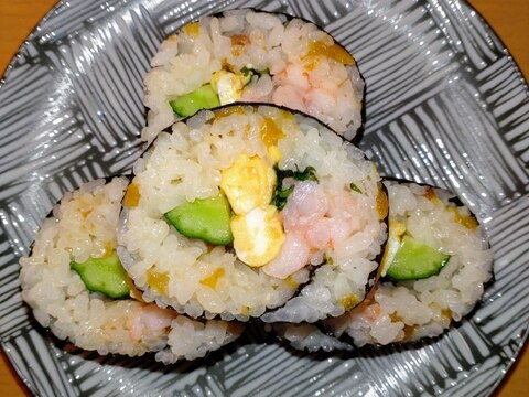エビと大葉の♪干し柿入り巻き寿司☆